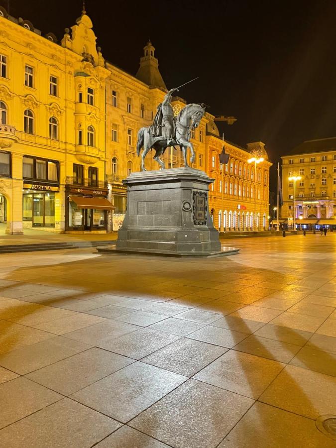 Grich Witch Apartment Zagreb Exteriör bild