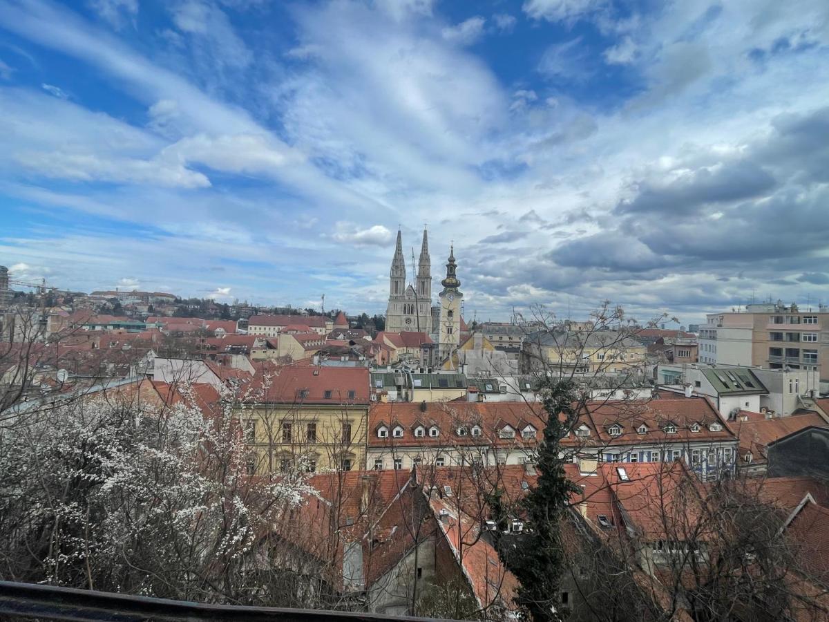 Grich Witch Apartment Zagreb Exteriör bild